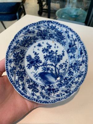18 Chinese blue and white cups and 16 saucers with floral design, jade mark, Kangxi — photo 19