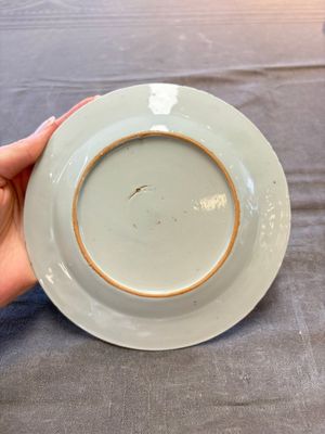 18 Chinese blue and white plates and saucers with floral design, 18th C. — 照片 24