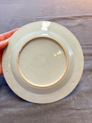 18 Chinese blue and white plates and saucers with floral design, 18th C. — 照片 30
