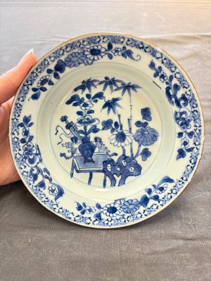18 Chinese blue and white plates and saucers with floral design, 18th C. — 照片 33