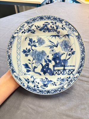 18 Chinese blue and white plates and saucers with floral design, 18th C. — 照片 7