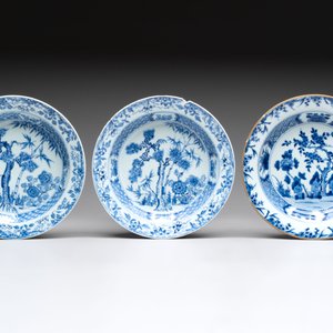 18 Chinese blue and white plates and saucers with floral design, 18th C. — 照片 2
