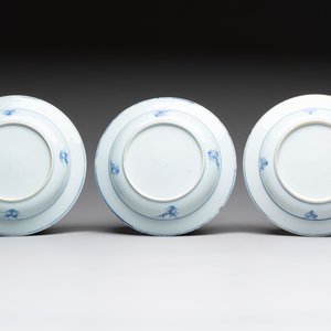 18 Chinese blue and white plates and saucers with floral design, 18th C. — 照片 3