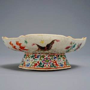 19世纪 粉彩马蹄瓷盘 — 照片 7