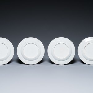 19 assiettes et plats en porcelaine de Chine famille rose dans le style de Meissen à décor d'un cavalier, Qianlong — photo 9