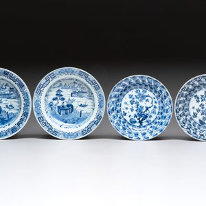19 Chinese blue and white plates with antiquities, floral, and landscape design, Kangxi — foto 6