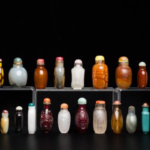 19 Chinese glass snuff bottles, 19/20th C. — 照片 5