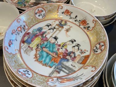 19 tasses et 15 soucoupes en porcelaine de Chine famille rose, Qianlong — photo 11