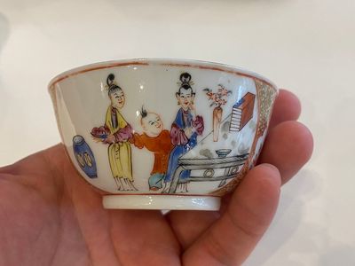 19 tasses et 15 soucoupes en porcelaine de Chine famille rose, Qianlong — photo 14