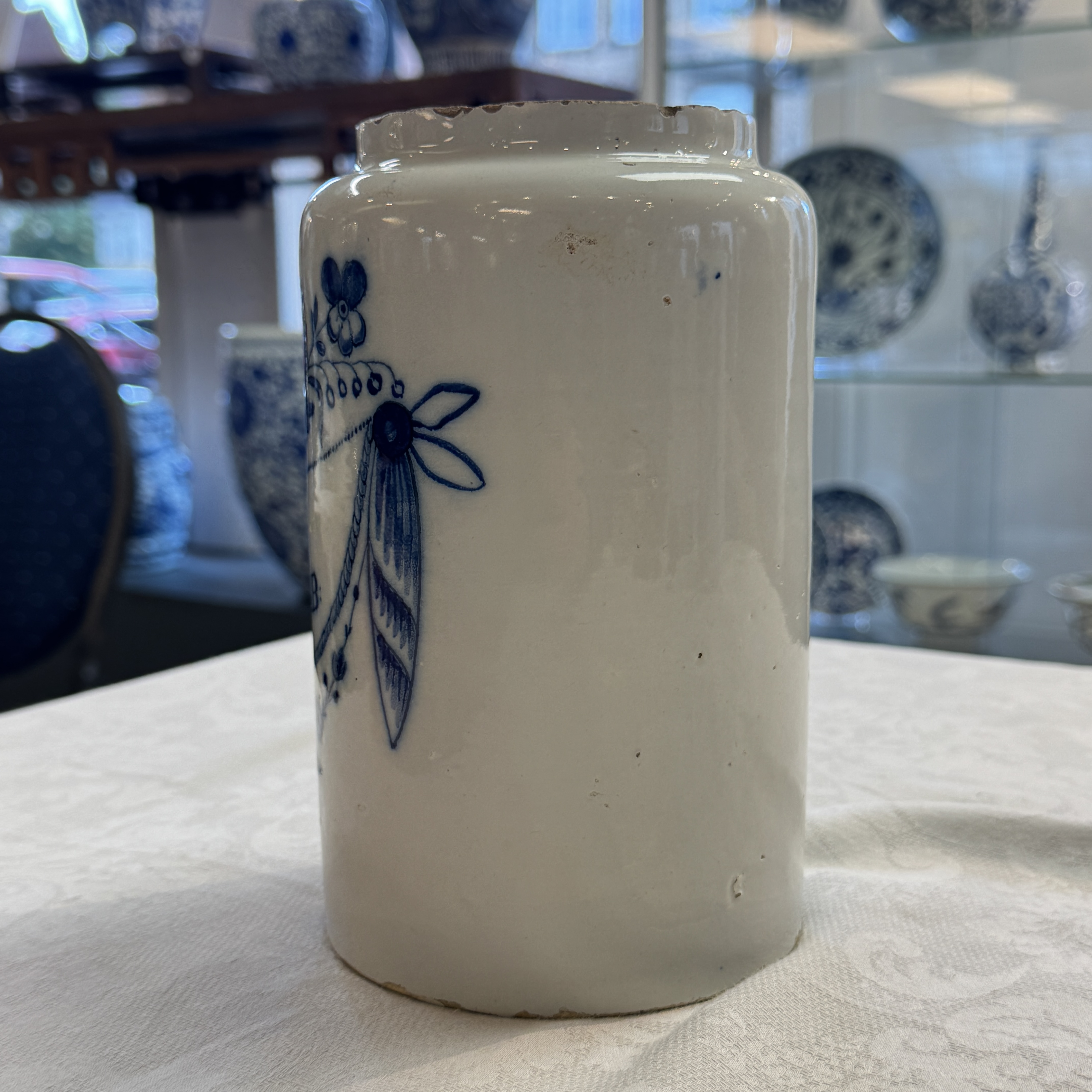 A pair of blue and white Dutch Delft albarelli-type apothecary jars — photo 5
