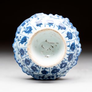 20 Chinese blue and white wares, 19th C. — foto 16