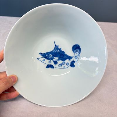 A Chinese blue and white 'Pikes' bowl — photo 6