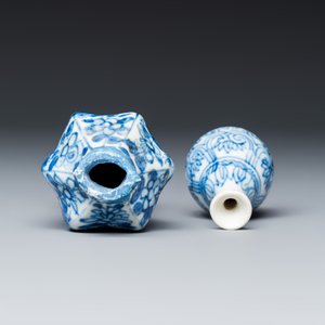 21 Chinese blue and white wares and an Imari-style teapot — photo 12
