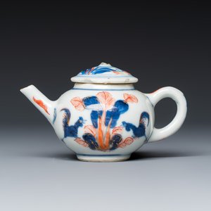 21 Chinese blue and white wares and an Imari-style teapot — photo 2