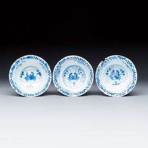 21 Chinese blue and white wares and an Imari-style teapot — photo 24