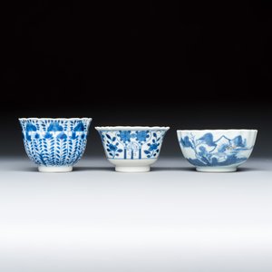 21 Chinese blue and white wares and an Imari-style teapot — photo 26