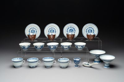 22 Chinese blue and white wares, 19/20th C.