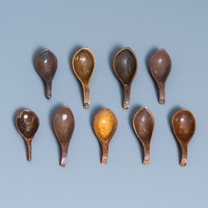 22 Chinese brown- and white-glazed spoons, 17/18th C. — photo 4