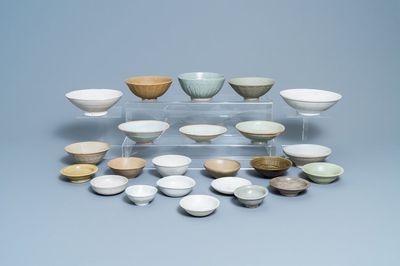 23 bols en porcelaine de Chine monochrome et qingbai, Song et après