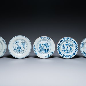 23 Chinese blauw-witte en Imari-stijl borden, Kangxi/Qianlong — foto 6