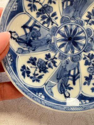 23 Chinese blue and white saucers with figural design, Yongzheng/Kangxi — photo 11