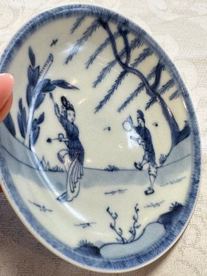 23 Chinese blue and white saucers with figural design, Yongzheng/Kangxi — photo 23