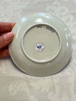 23 Chinese blue and white saucers with figural design, Yongzheng/Kangxi — photo 24