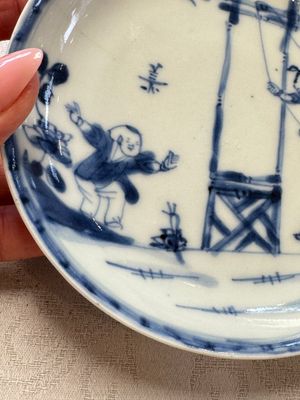 23 Chinese blue and white saucers with figural design, Yongzheng/Kangxi — photo 27