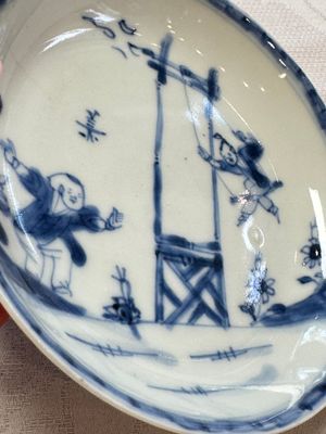 23 Chinese blue and white saucers with figural design, Yongzheng/Kangxi — photo 31