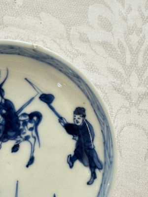 23 Chinese blue and white saucers with figural design, Yongzheng/Kangxi — photo 63