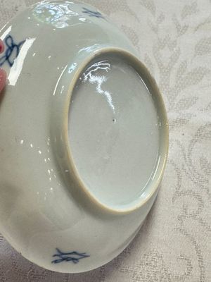 23 Chinese blue and white saucers with figural design, Yongzheng/Kangxi — photo 67