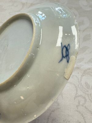 23 Chinese blue and white saucers with figural design, Yongzheng/Kangxi — photo 68