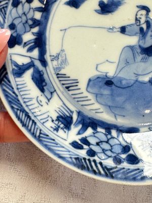 23 Chinese blue and white saucers with figural design, Yongzheng/Kangxi — photo 70