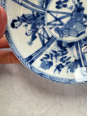 23 Chinese blue and white saucers with figural design, Yongzheng/Kangxi — photo 86