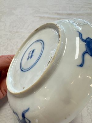 23 Chinese blue and white saucers with figural design, Yongzheng/Kangxi — photo 93