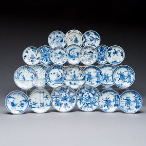 23 Chinese blue and white saucers with figural design, Yongzheng/Kangxi — photo 1