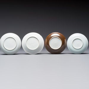 23 Chinese blue and white saucers with figural design, Yongzheng/Kangxi — photo 5