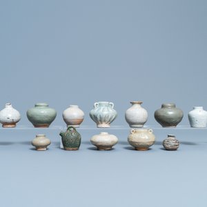 24 petits vases en porcelaine de Chine, Song et après — photo 6