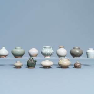 24 various small Chinese vases and jarlets, Song and later — 照片 5