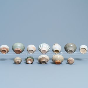 24 various small Chinese vases and jarlets, Song and later — 照片 7