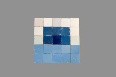 25 monochrome blue and white Dutch Delft tiles, 17/18th C.