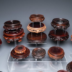 29 Chinese well-carved wooden stands, 19/20th C. — 照片 5