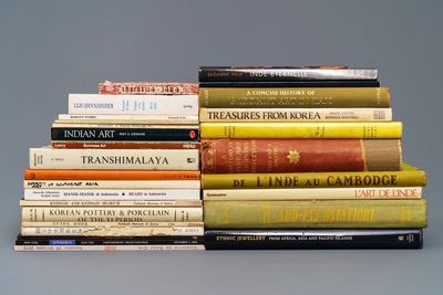 29 livres sur les arts de Birmanie, Cambodge, Corée, Inde, etc.