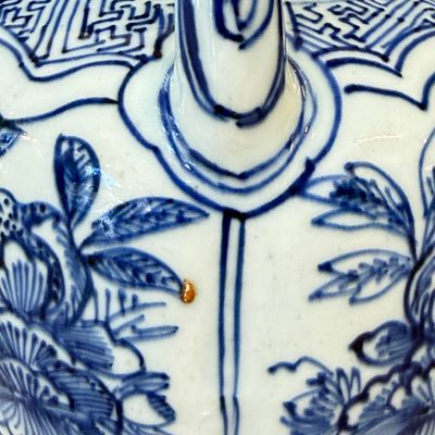 A Chinese blue and white 'Buddhist Lion' wine pot and cover — photo 7