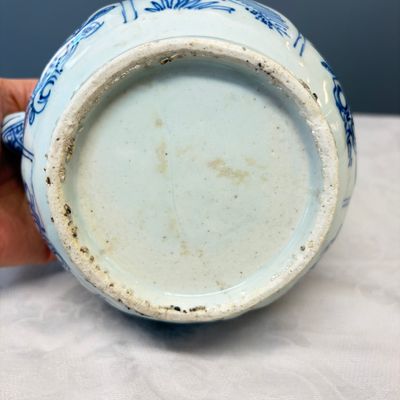 A Chinese blue and white 'Buddhist Lion' wine pot and cover — photo 22