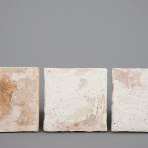 3 blauw-witte Delftse tegels met dieren, 17e eeuw — foto 2