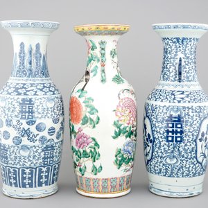 3 grands vases chinois en famille rose et bleu et blanc, 19ème — photo 2