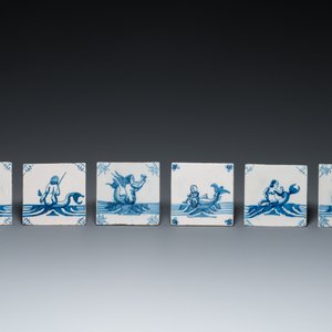30 blauw-witte Delftse tegels met zeewezens en schepen, 18e eeuw — foto 5