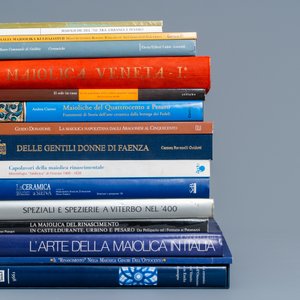 30 ouvrages sur les majoliques italiennes — photo 2