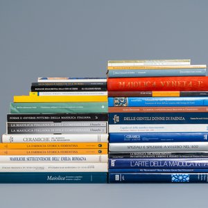 30 publicaties over Italiaanse majolica — foto 1